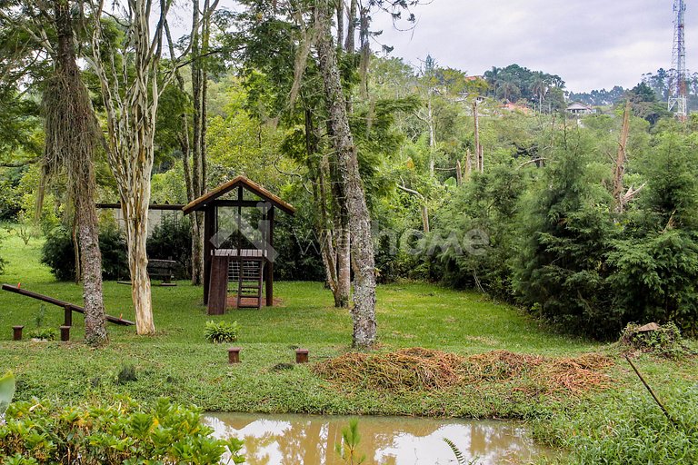 Casa do lago com campo e Beach Tennis